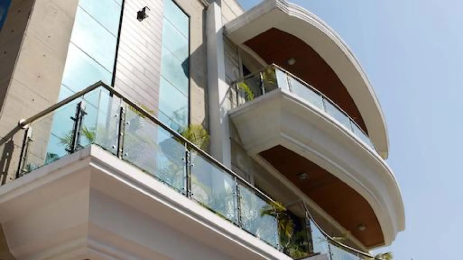 Hotel Golf View Suites-Golf Course Road Gurgaon
