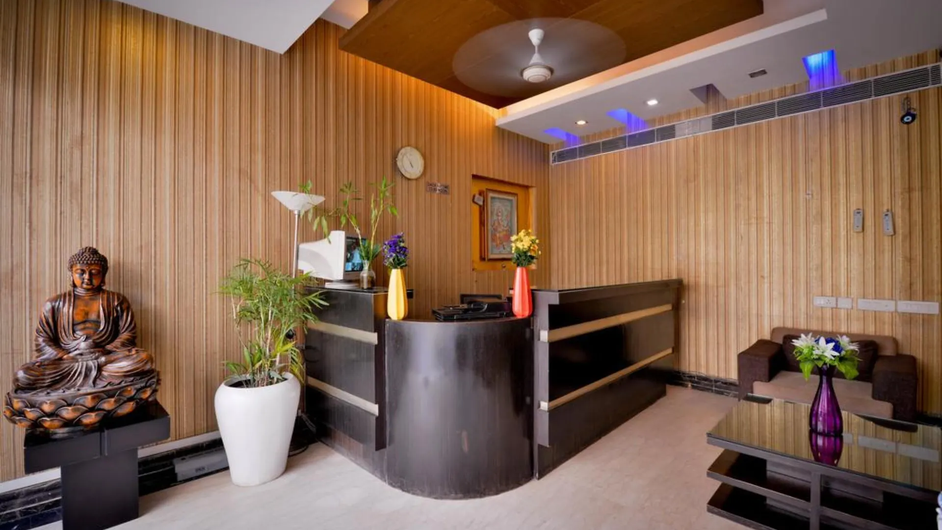 Hotel Golf View Suites-Golf Course Road Gurgaon India
