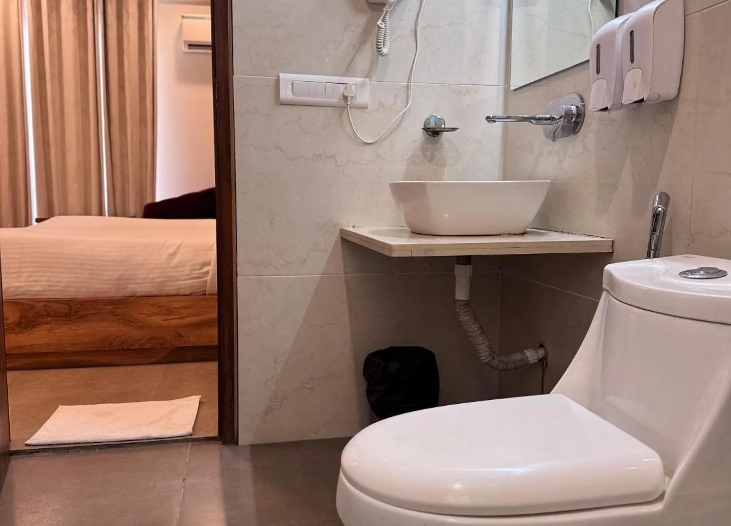 Hotel Golf View Suites-Golf Course Road Gurgaon India