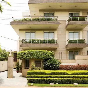 3* Bed & Breakfast Perch Service Apartment- Sector 40