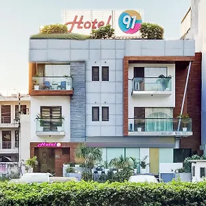 3* Hotel 91 Golf Course Road