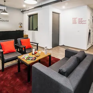  Hotel Super Townhouse Galleria Market Near Golf Course Road