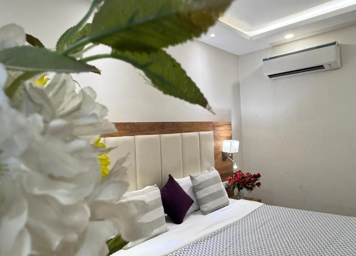 Hotel Golf View Suites-Golf Course Road Gurgaon location