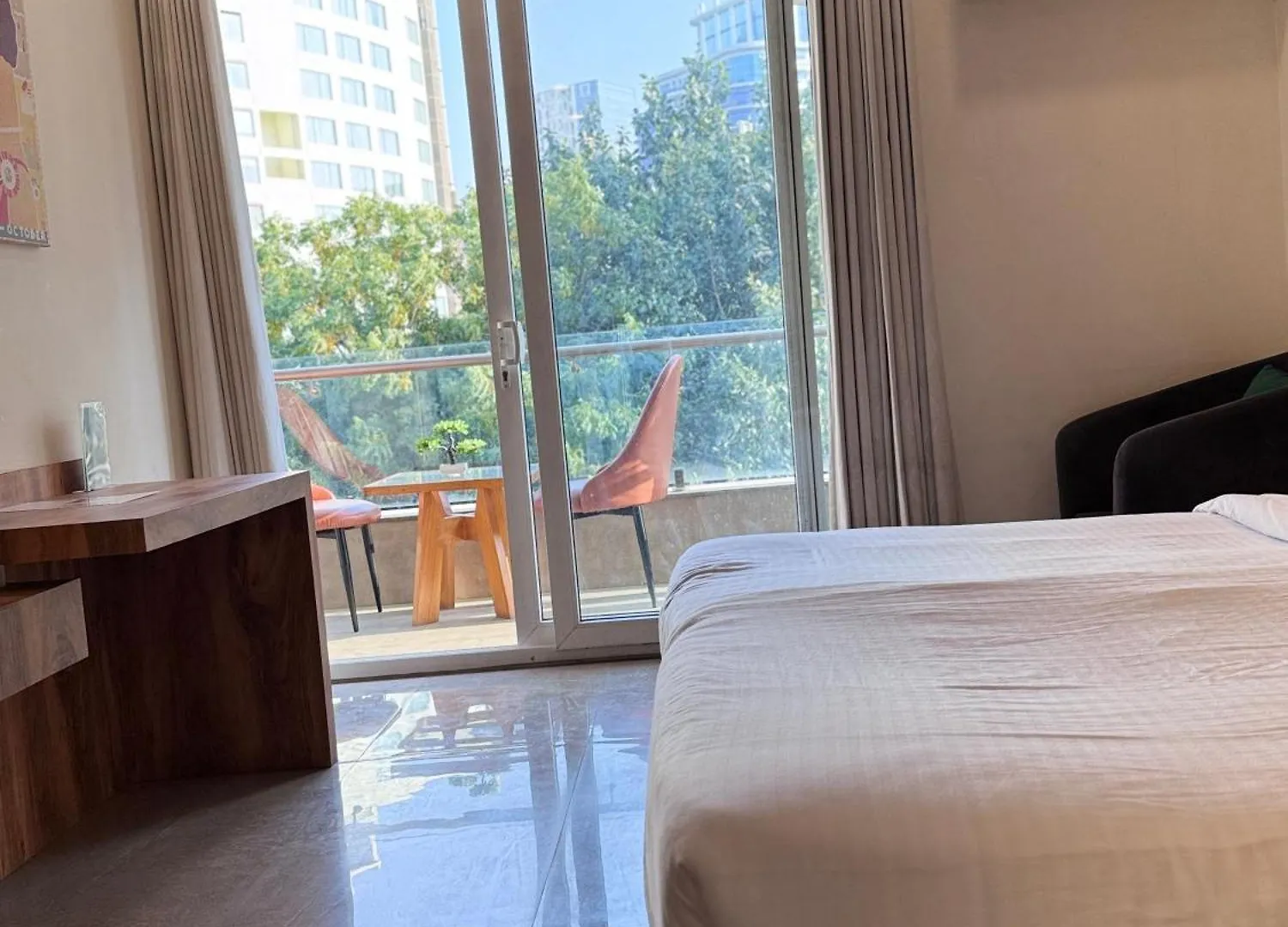 Hotel Golf View Suites-Golf Course Road Gurgaon